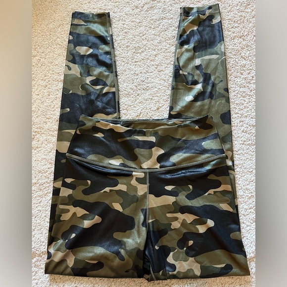 Nike Women's Dri-Fit One Mid Rise Camo Tight Legging Olive Green S - Picture 7 of 7